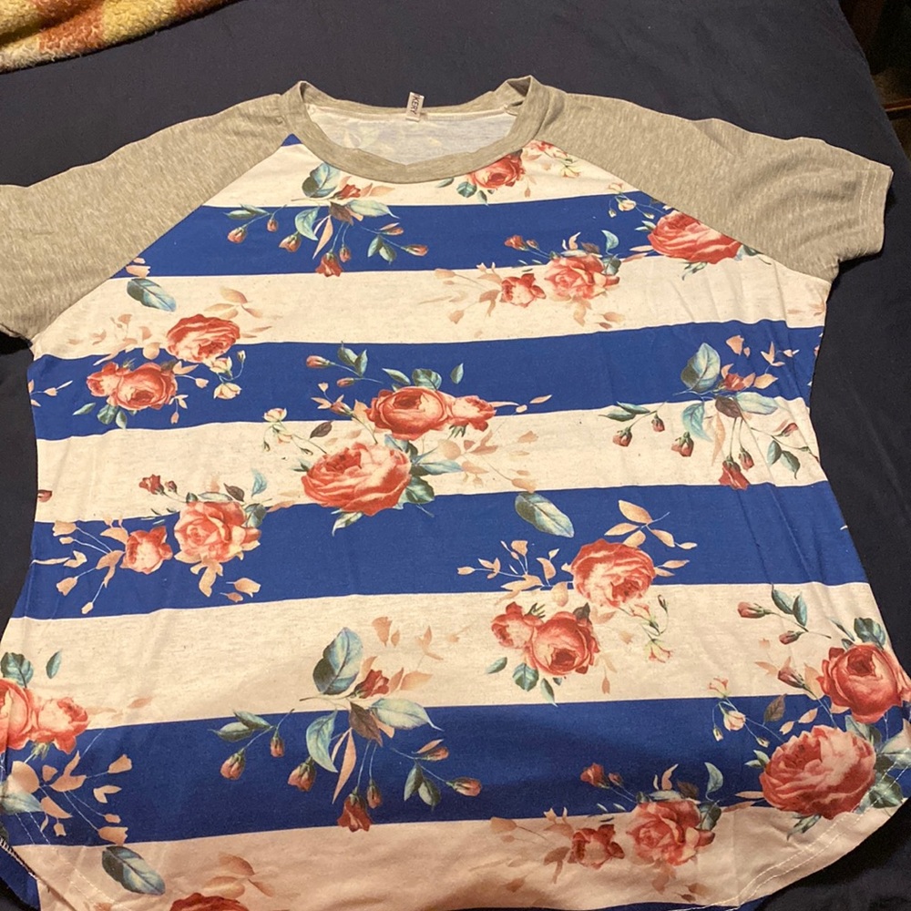 Tee shirt